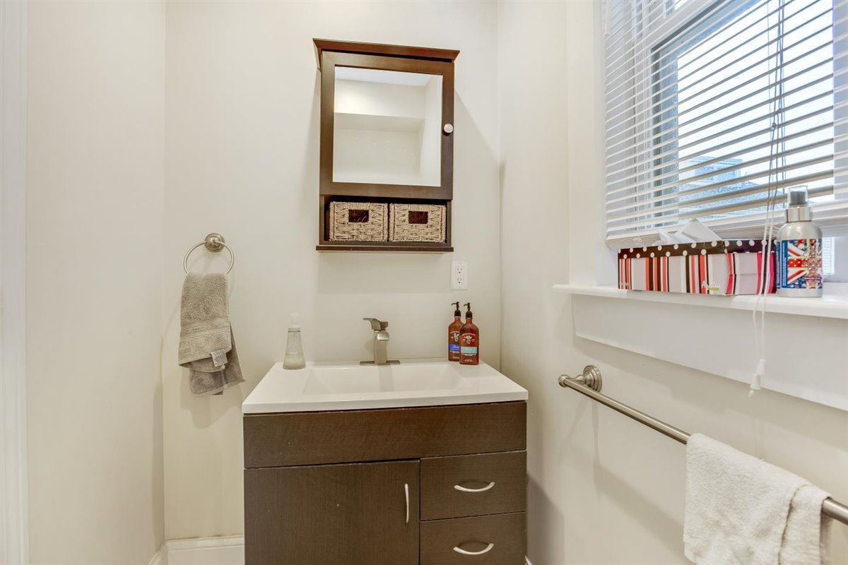 21 Monastery Rd, Brighton