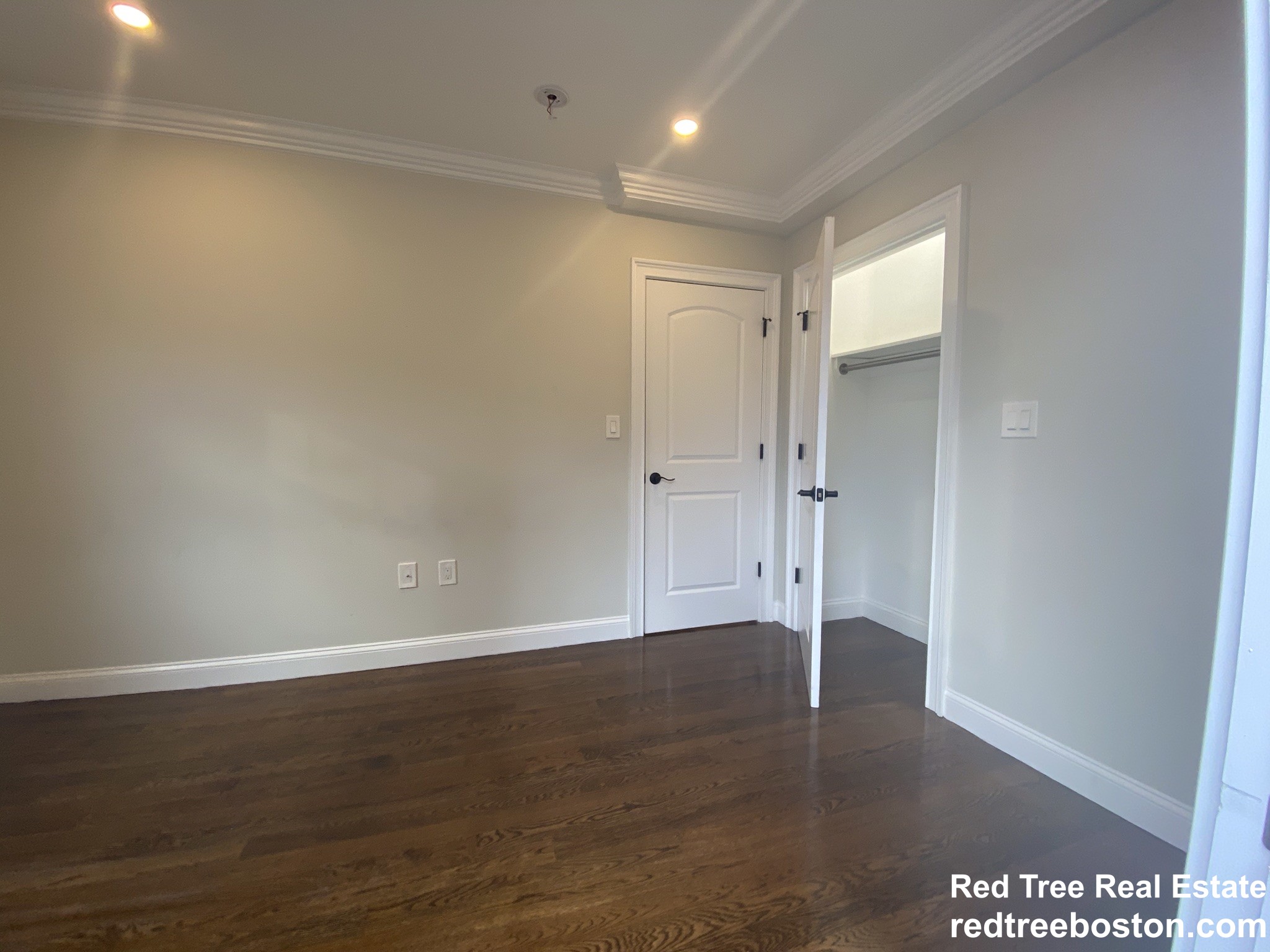 490 Washington St, Brighton