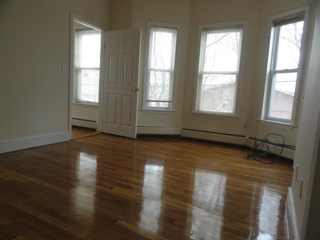 38 Bond St, Winter Hill