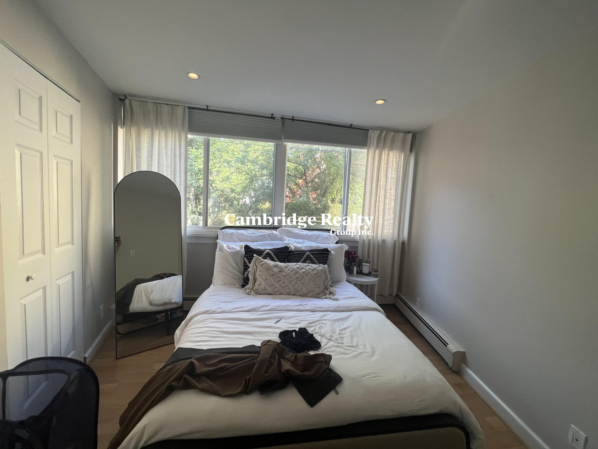 516 Green St, Central Square