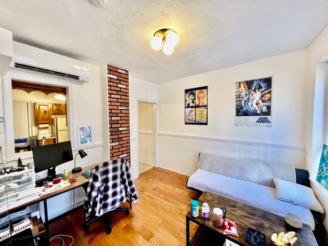 4 Garden Ct, North End