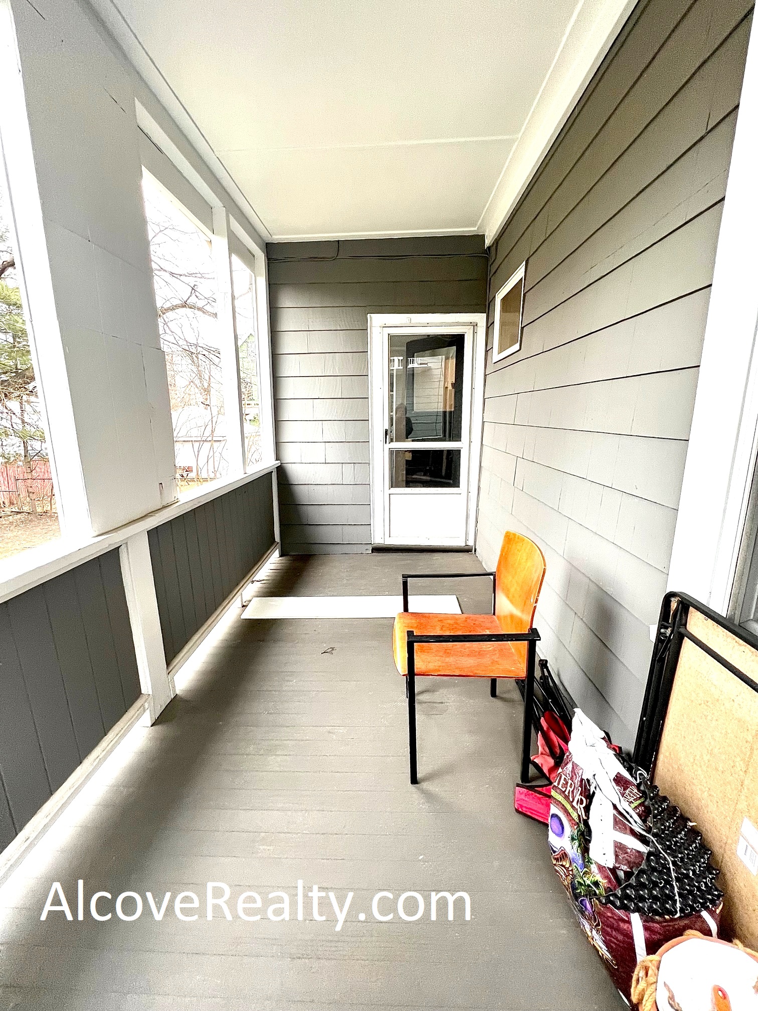 13 Farragut Ave, Teele Square