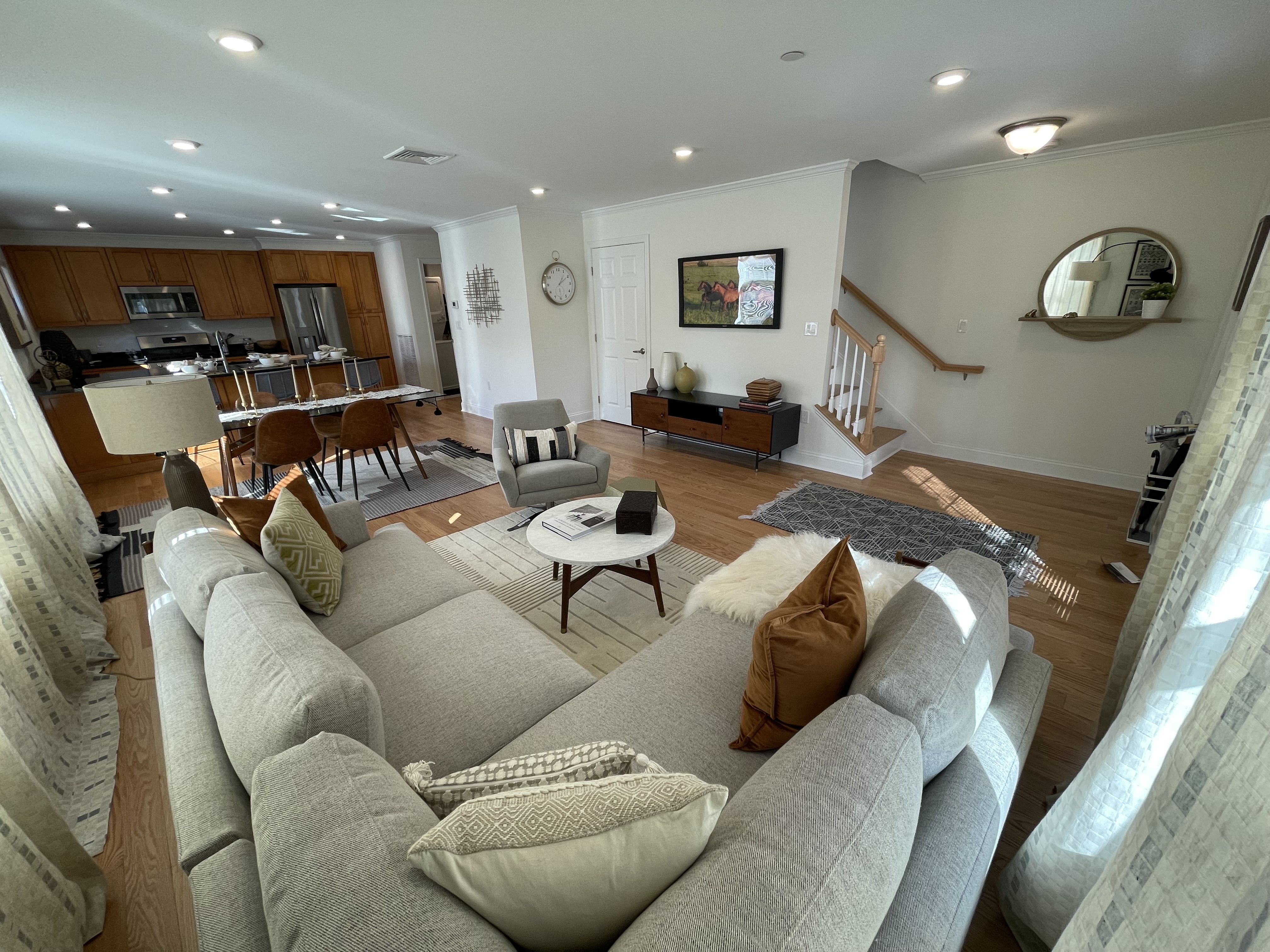 10 Thornton Rd, Chestnut Hill