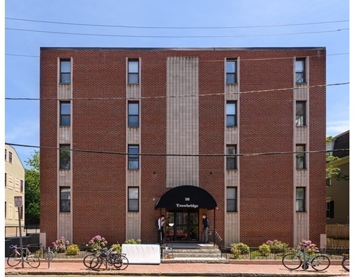 16 Trowbridge St, Harvard Square