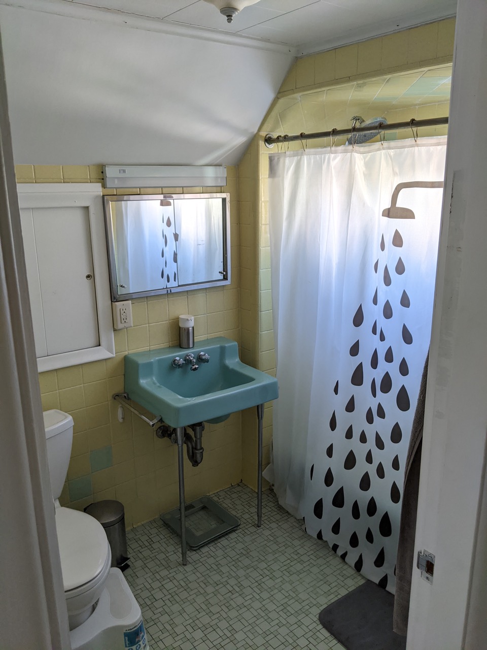 547 Broadway, Ball Square