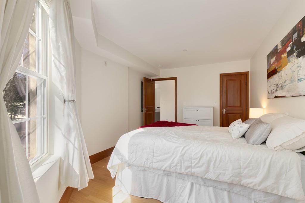 2440 Massachusetts Ave, Mid Cambridge