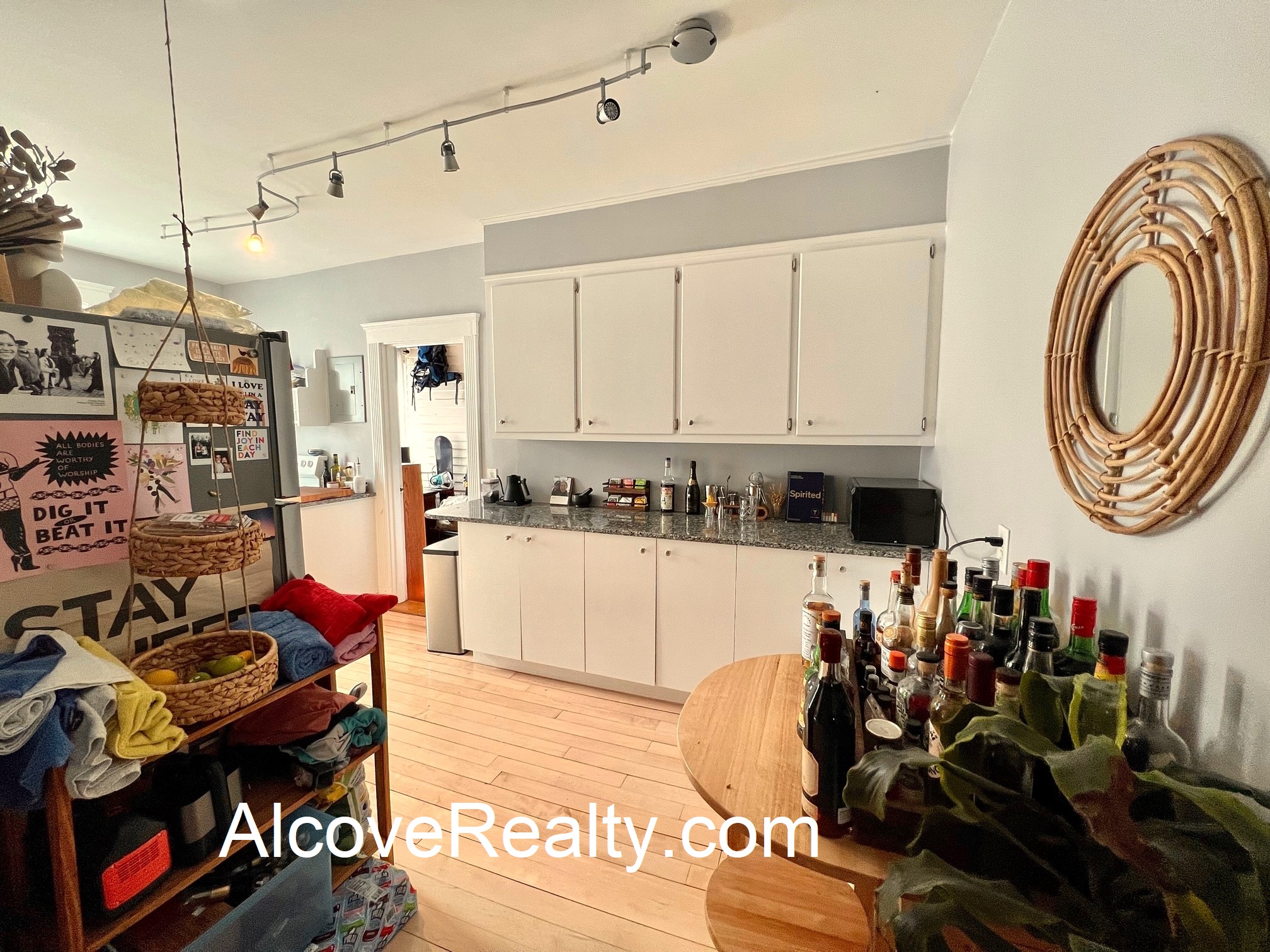 882 Broadway, Davis Square