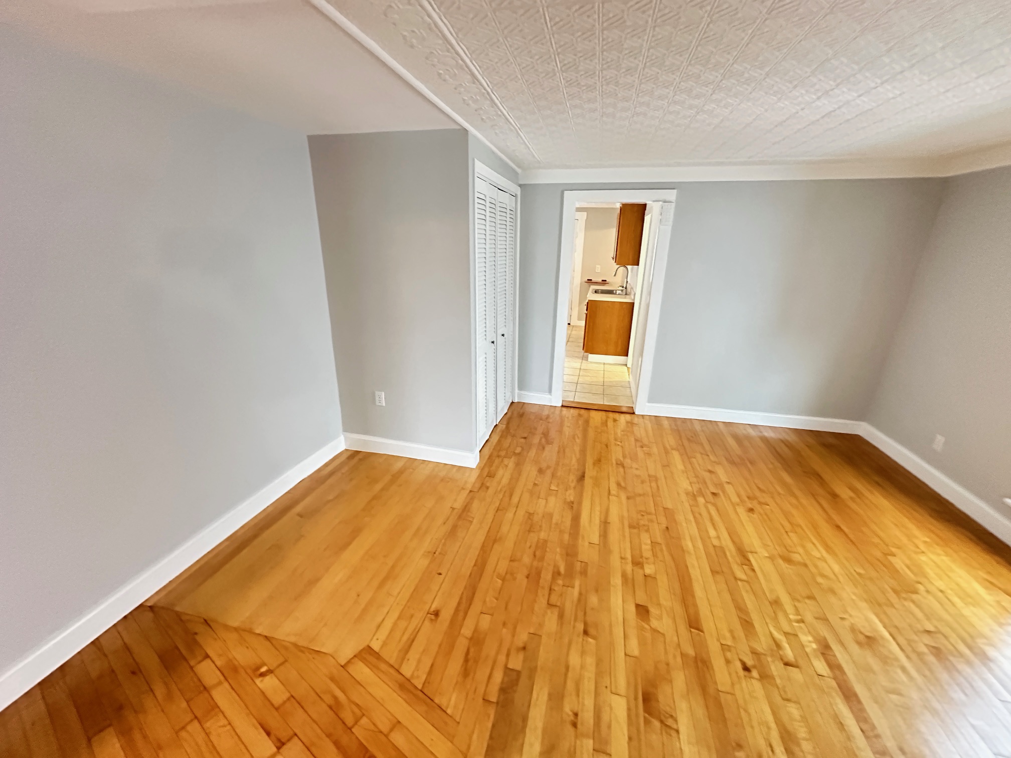 15 Pearl Ave, Winthrop