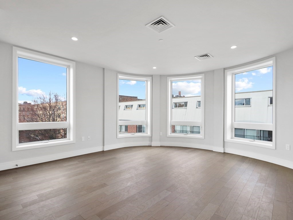 50 Symphony Rd, Fenway