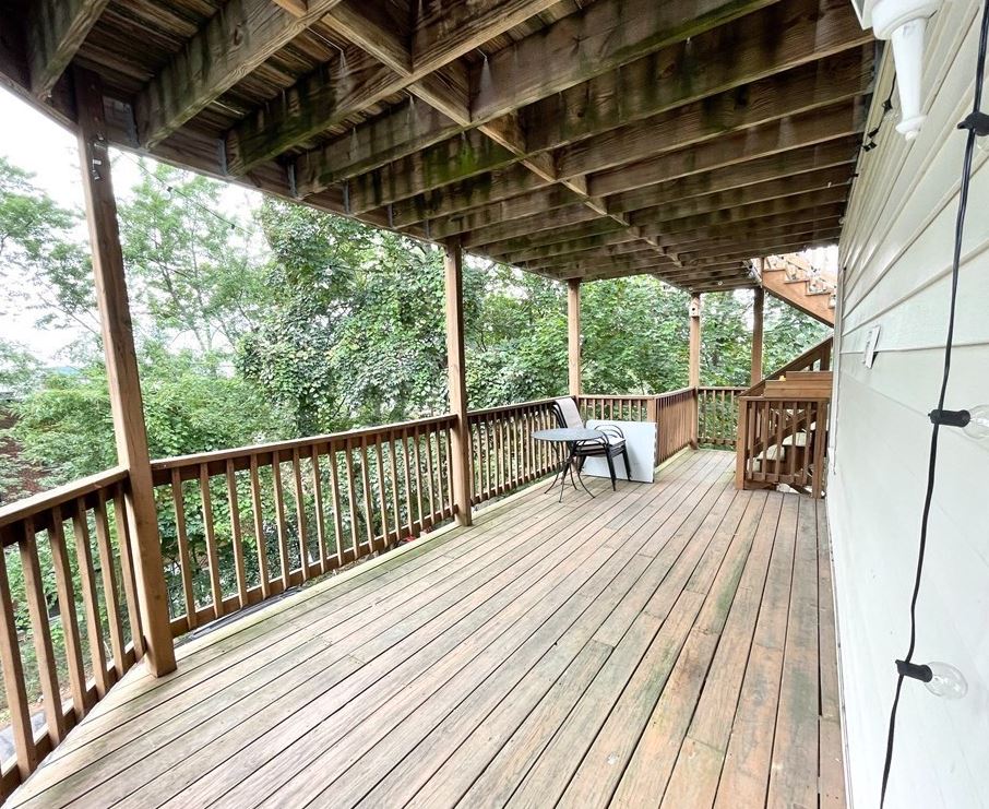 15 Sunset St, Mission Hill