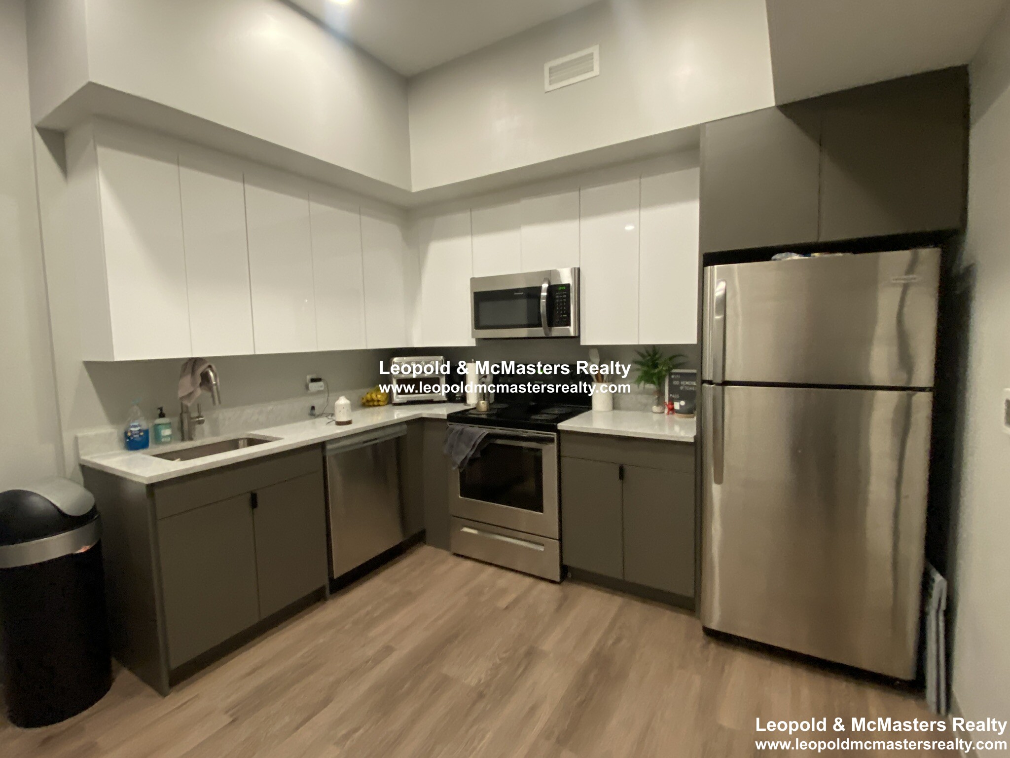 100 Hemenway St, Fenway