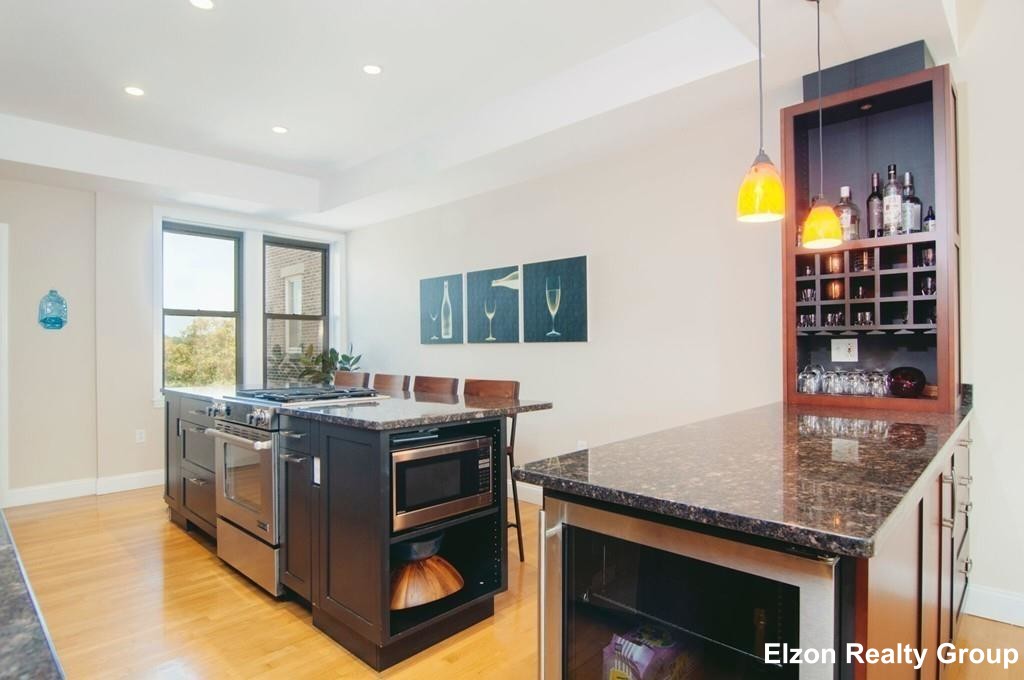 2021 Commonwealth Ave, Brighton