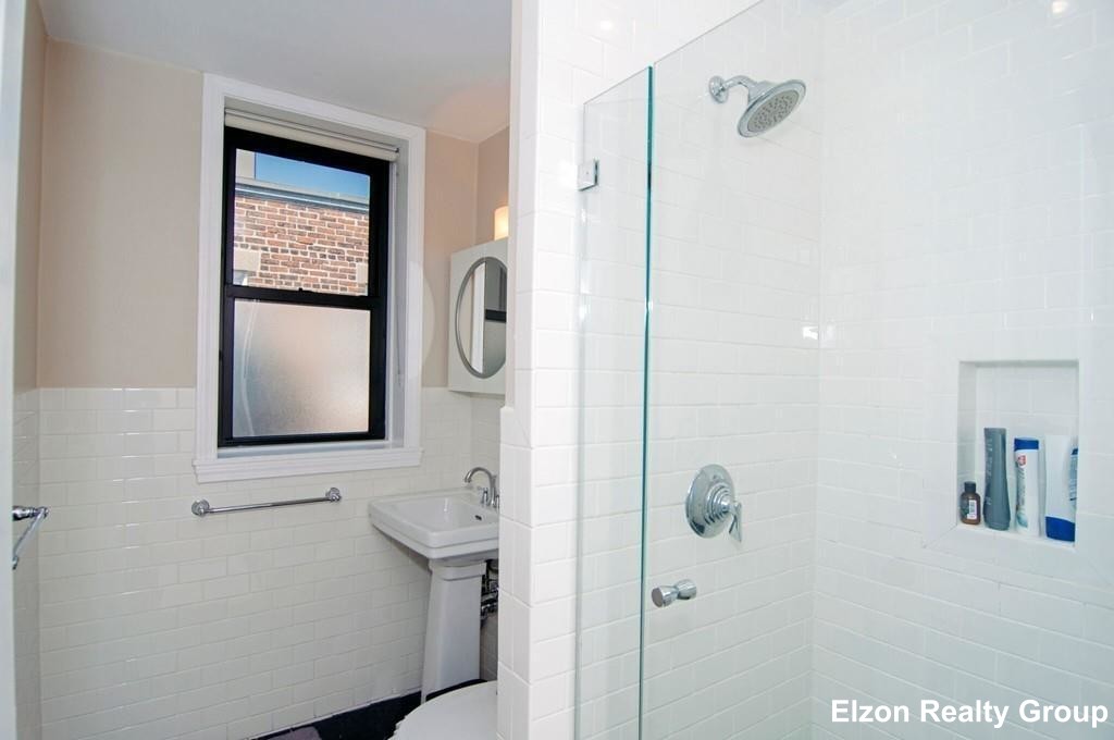 2021 Commonwealth Ave, Brighton