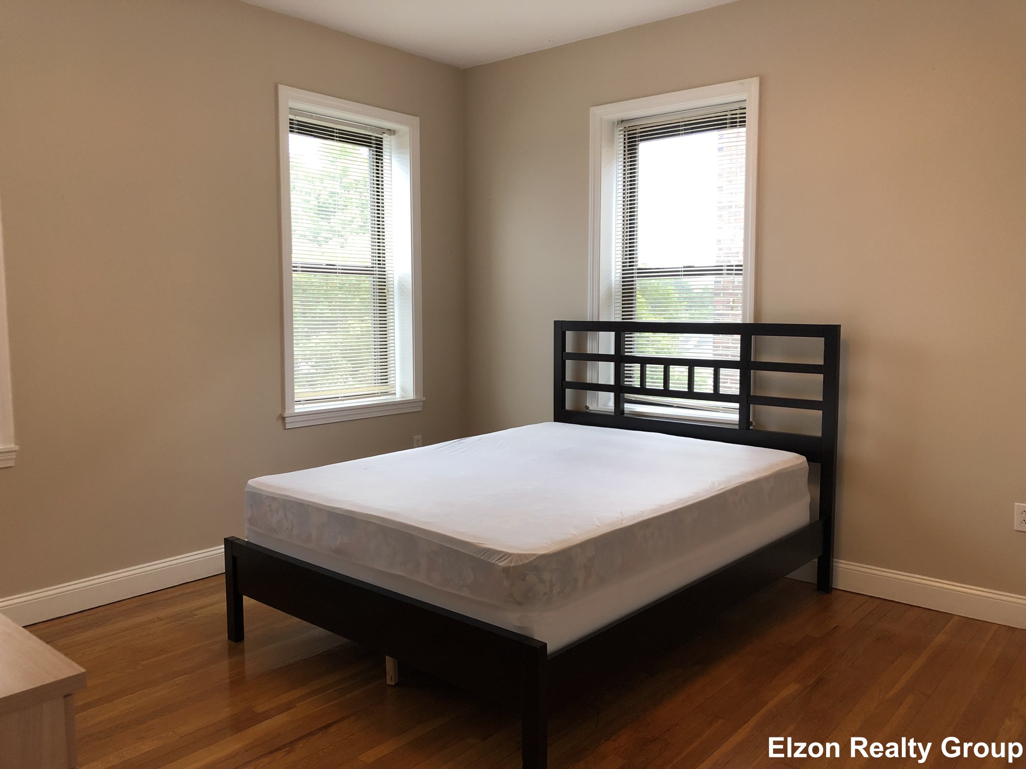 2021 Commonwealth Ave, Brighton