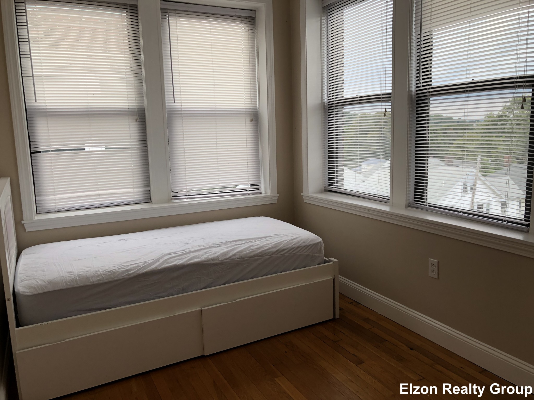 2021 Commonwealth Ave, Brighton