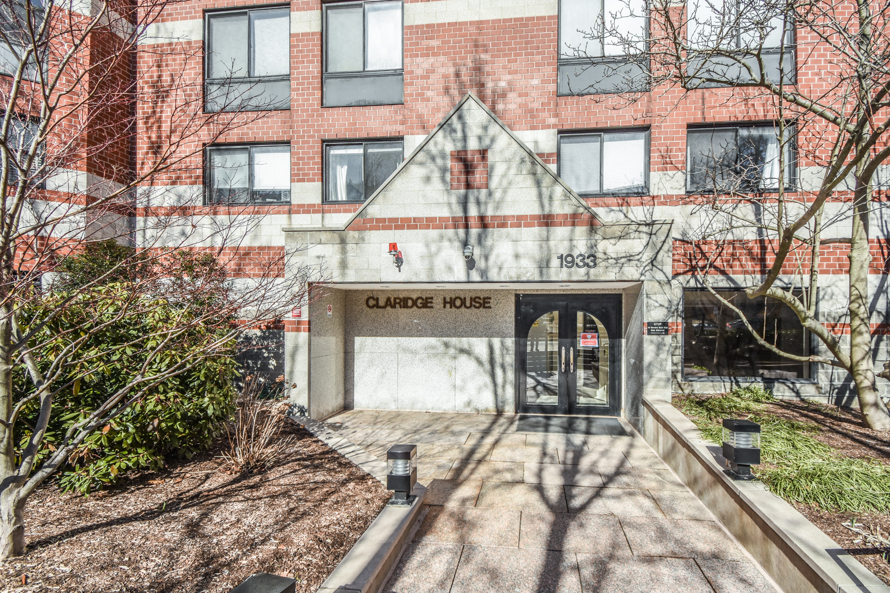 1933 Commonwealth Ave, Brighton