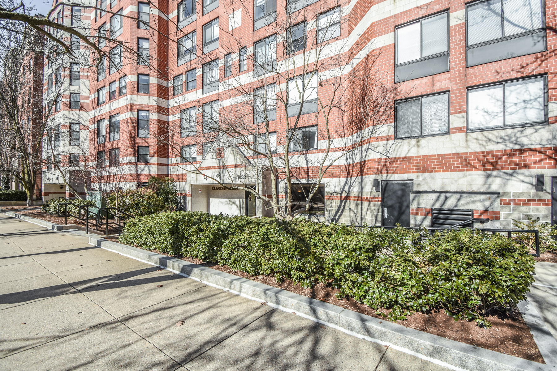 1933 Commonwealth Ave, Brighton