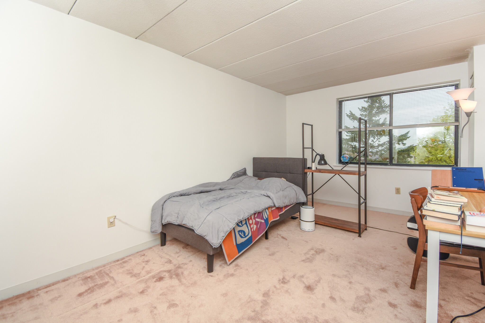 1933 Commonwealth Ave, Brighton