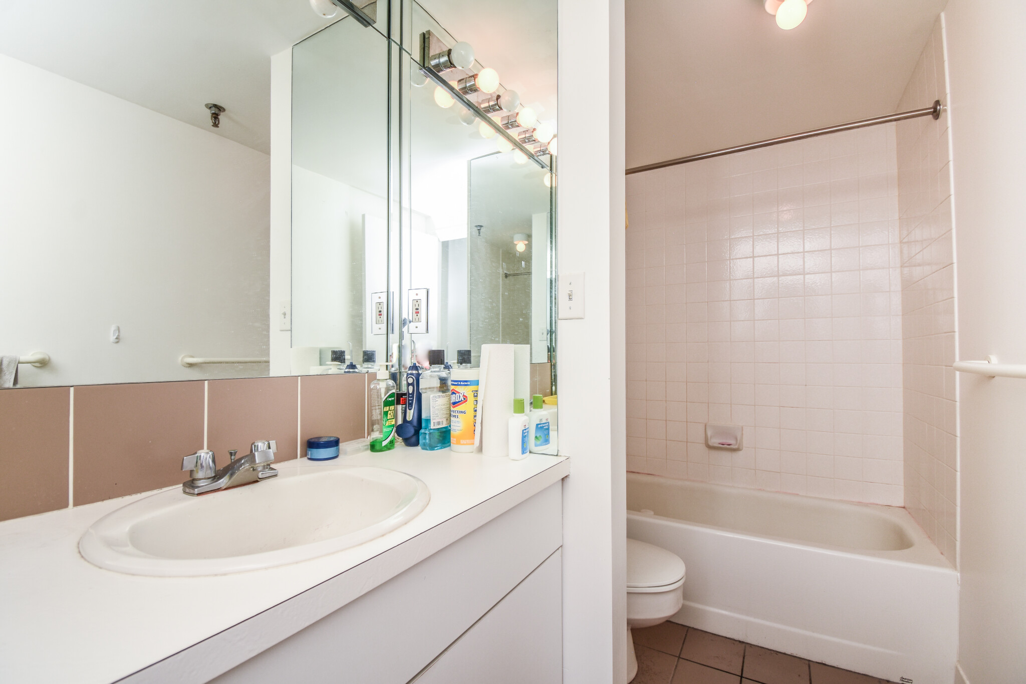 1933 Commonwealth Ave, Brighton