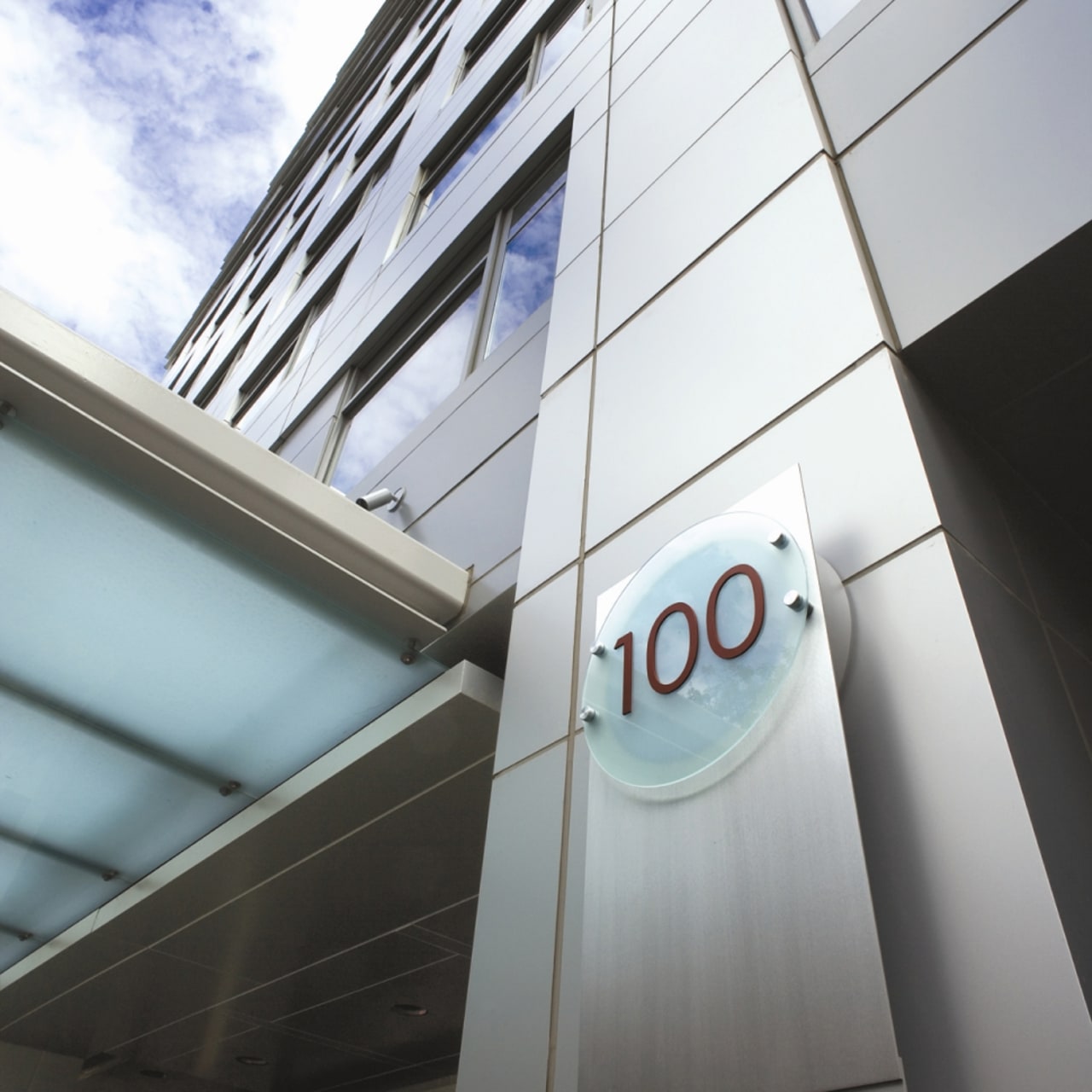 100 Landsdowne, Central Square