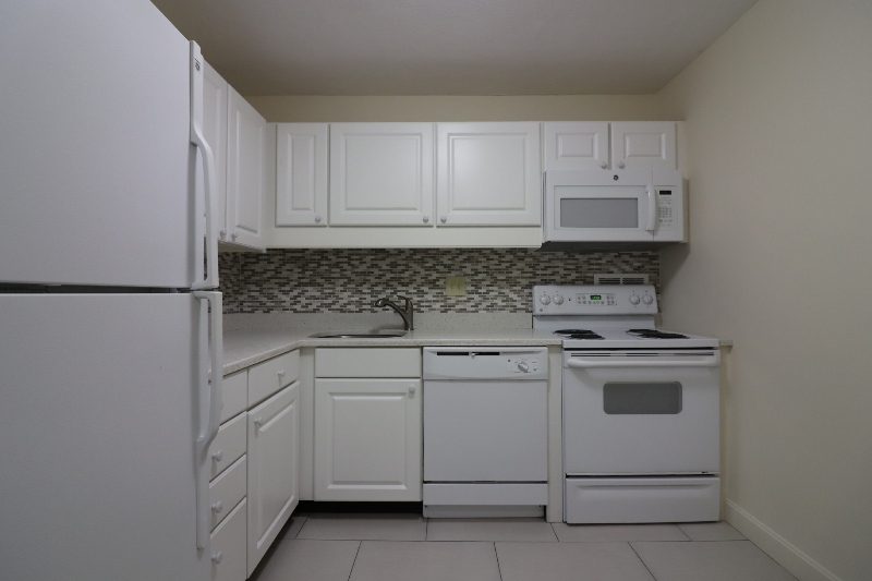 101 Monmouth St, Longwood