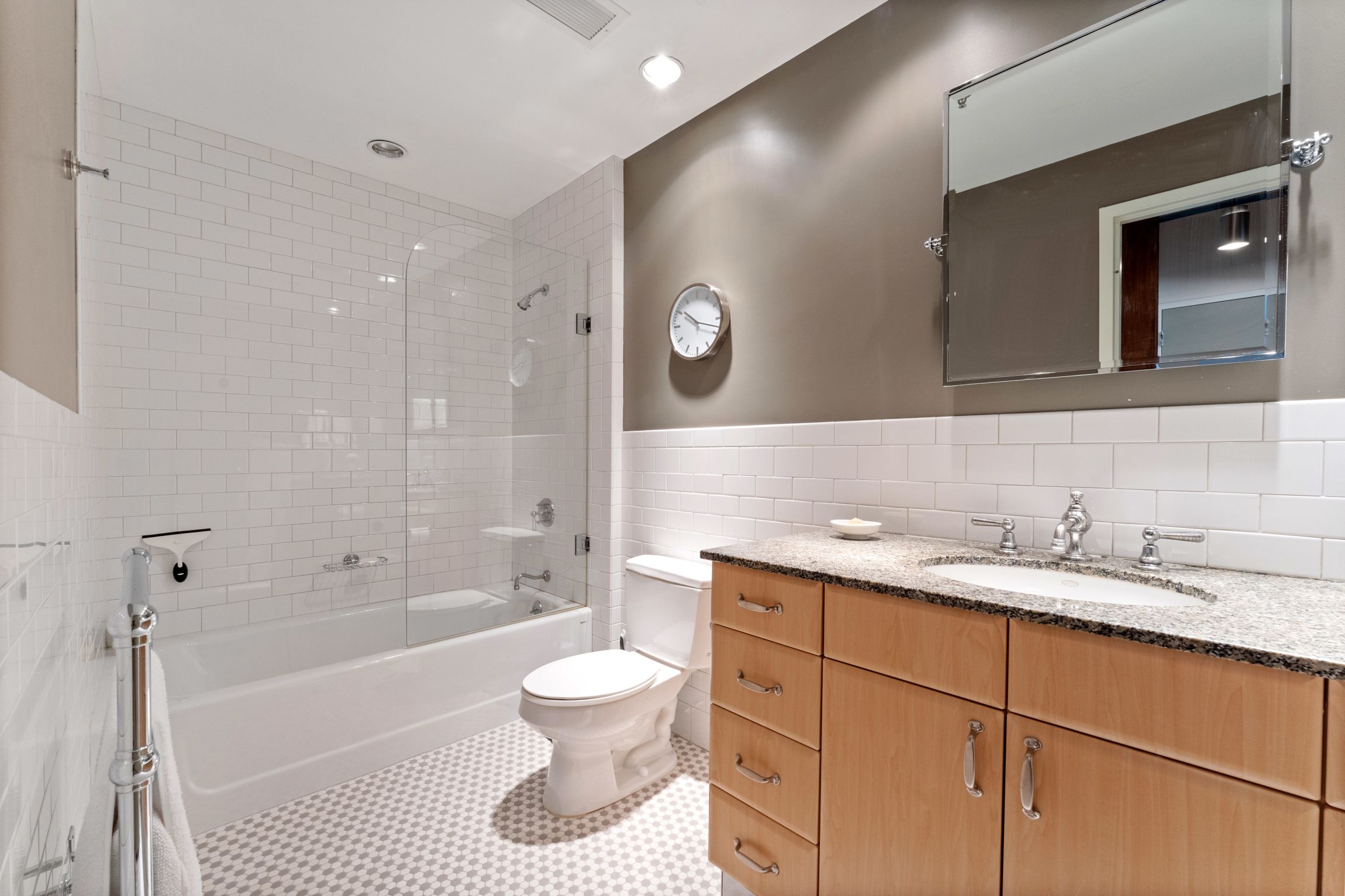 9 W Broadway, South Boston