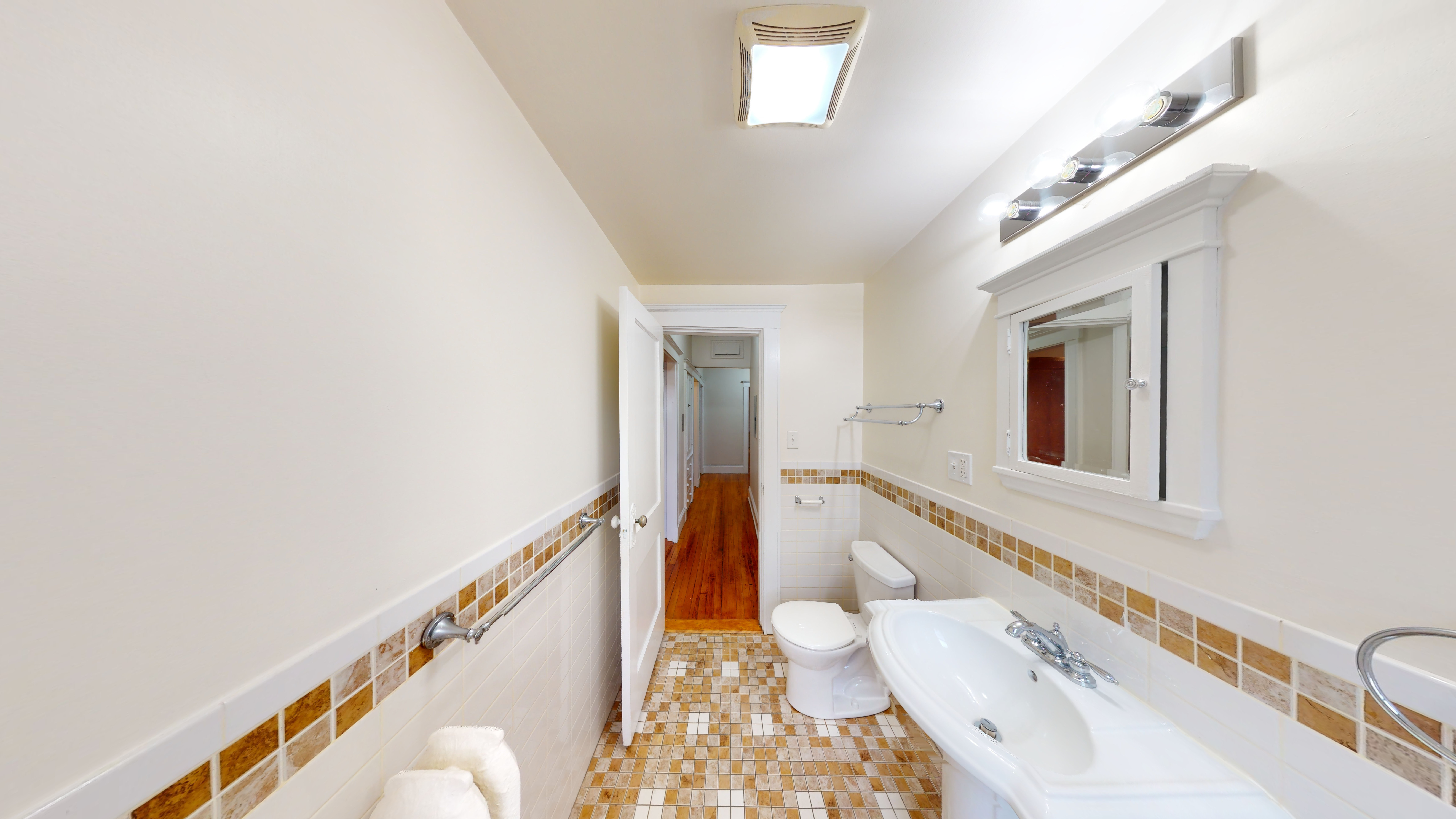 37 Claflin Rd, Brookline