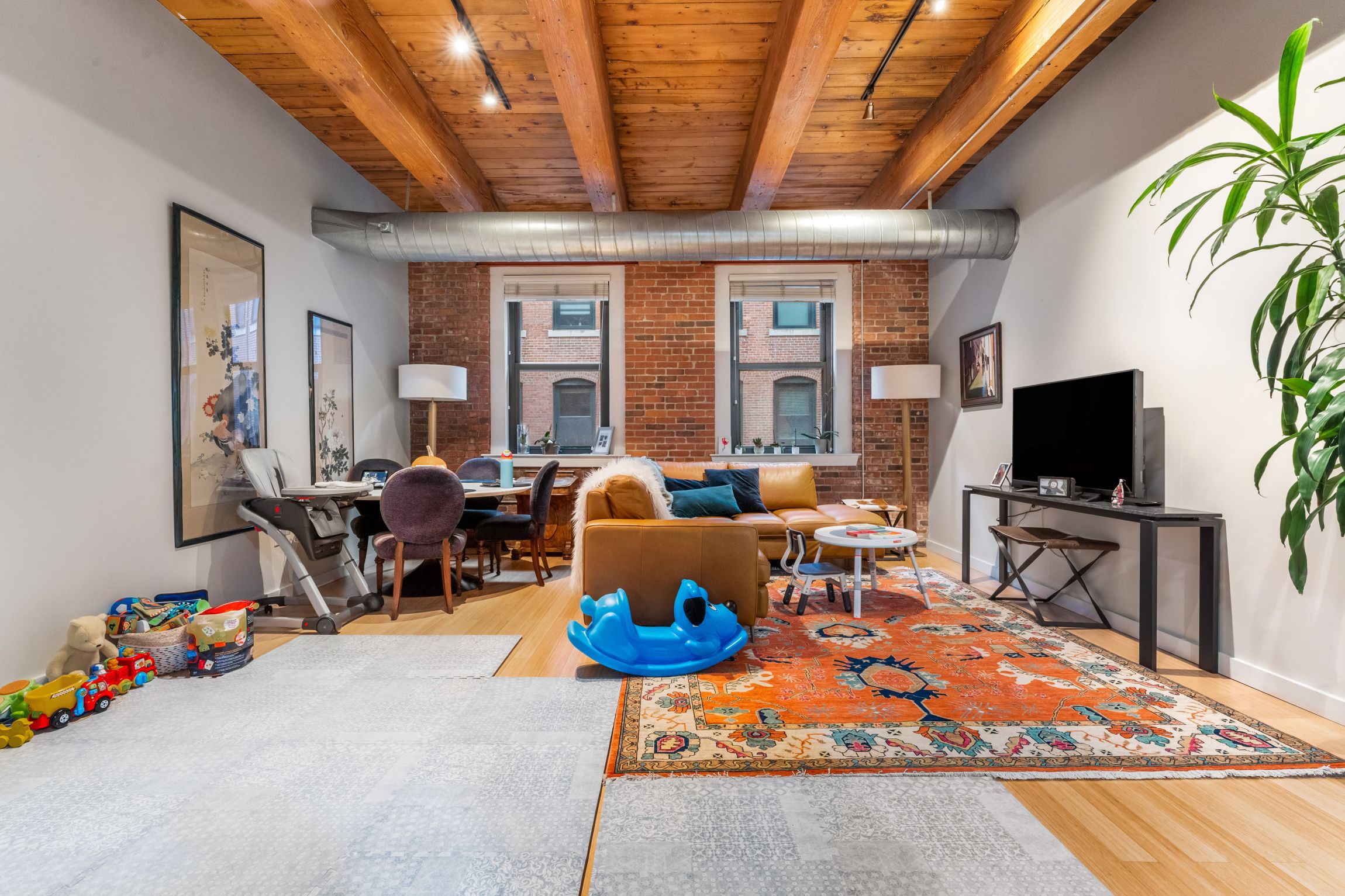 9 W Broadway, South Boston