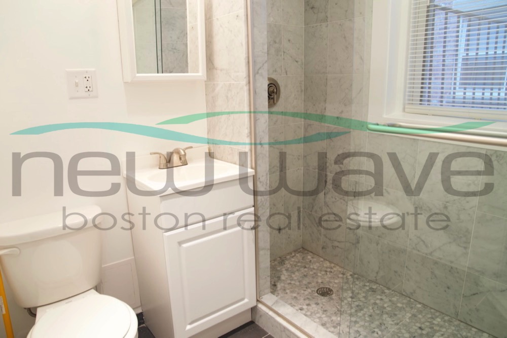 102 Queensberry St, Fenway