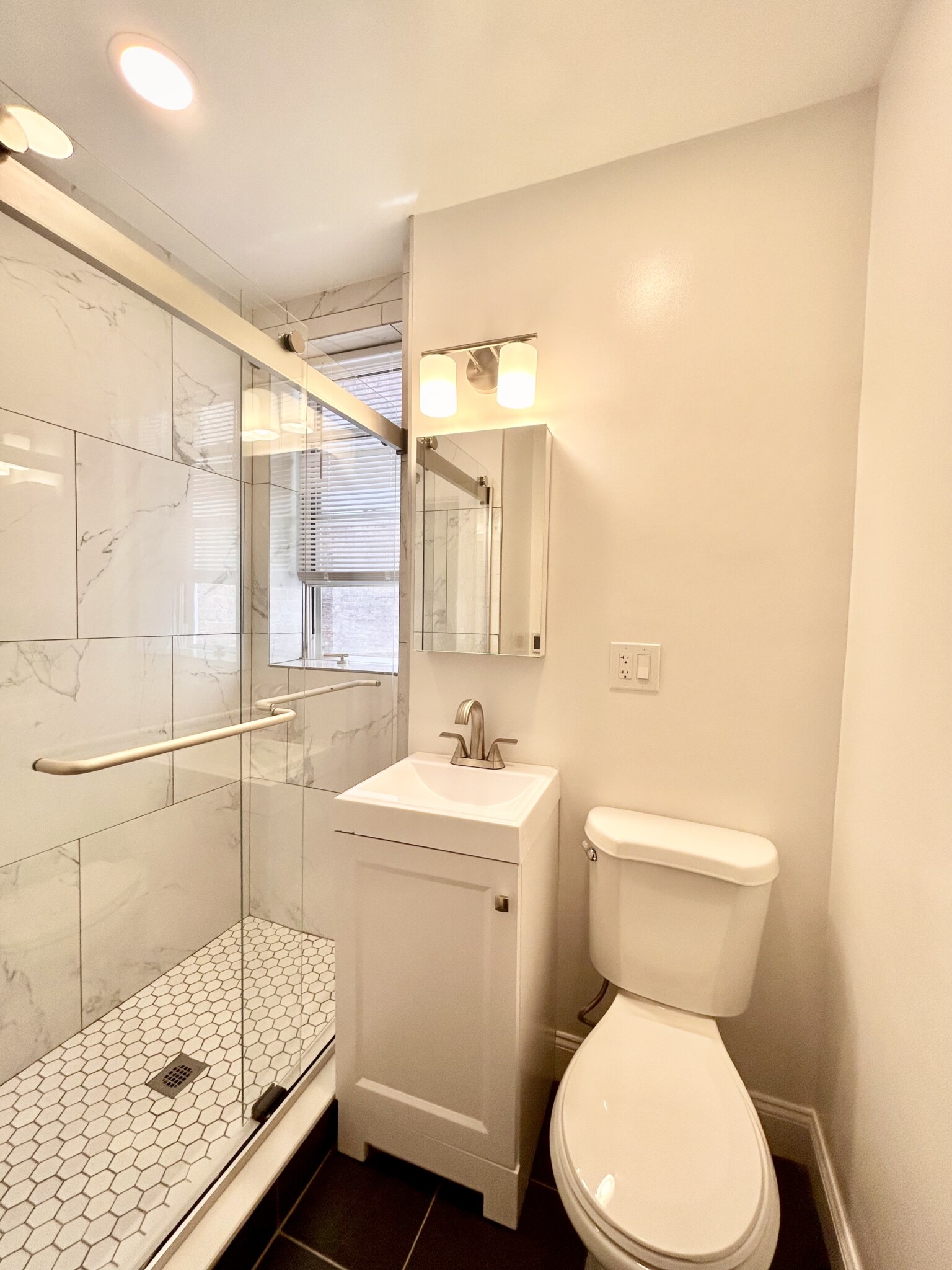 102 Queensberry St,, Fenway