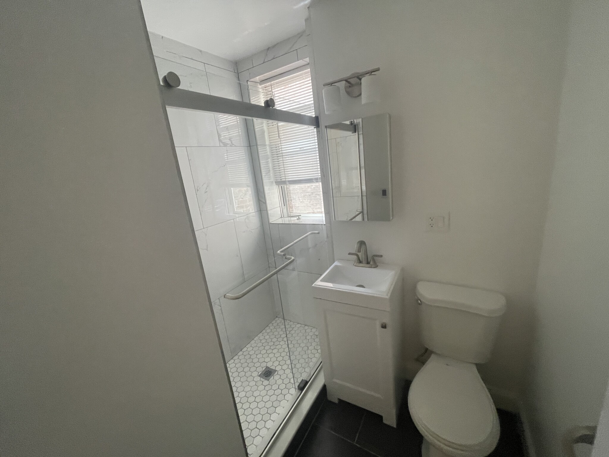 102 Queensberry St, Fenway