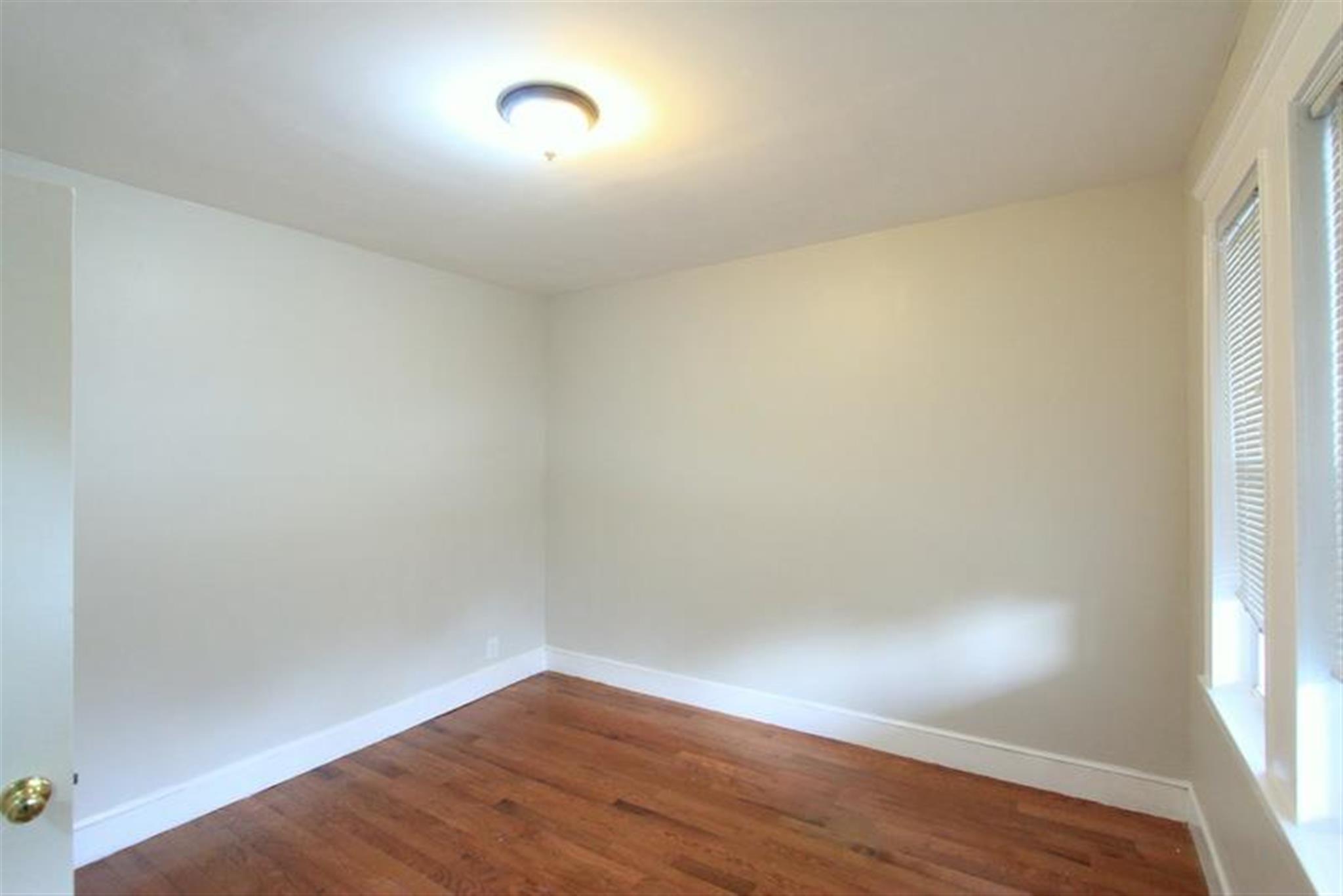 121 Yale St, Medford