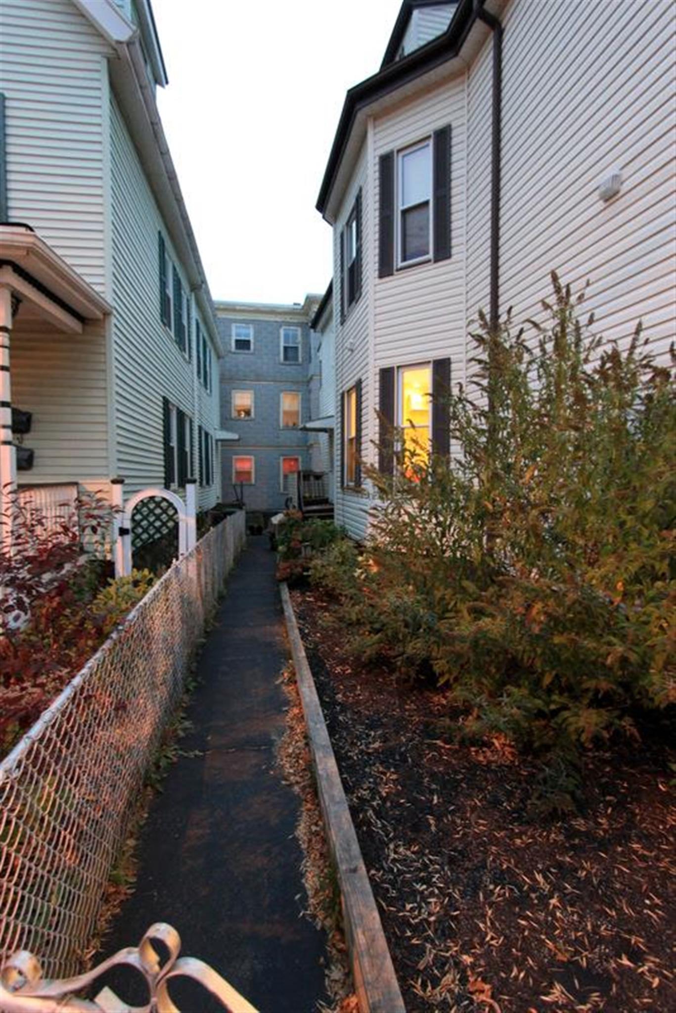 96 Holland St, Davis Square