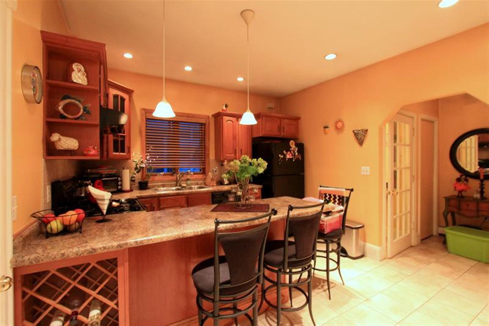 96 Holland St, Davis Square