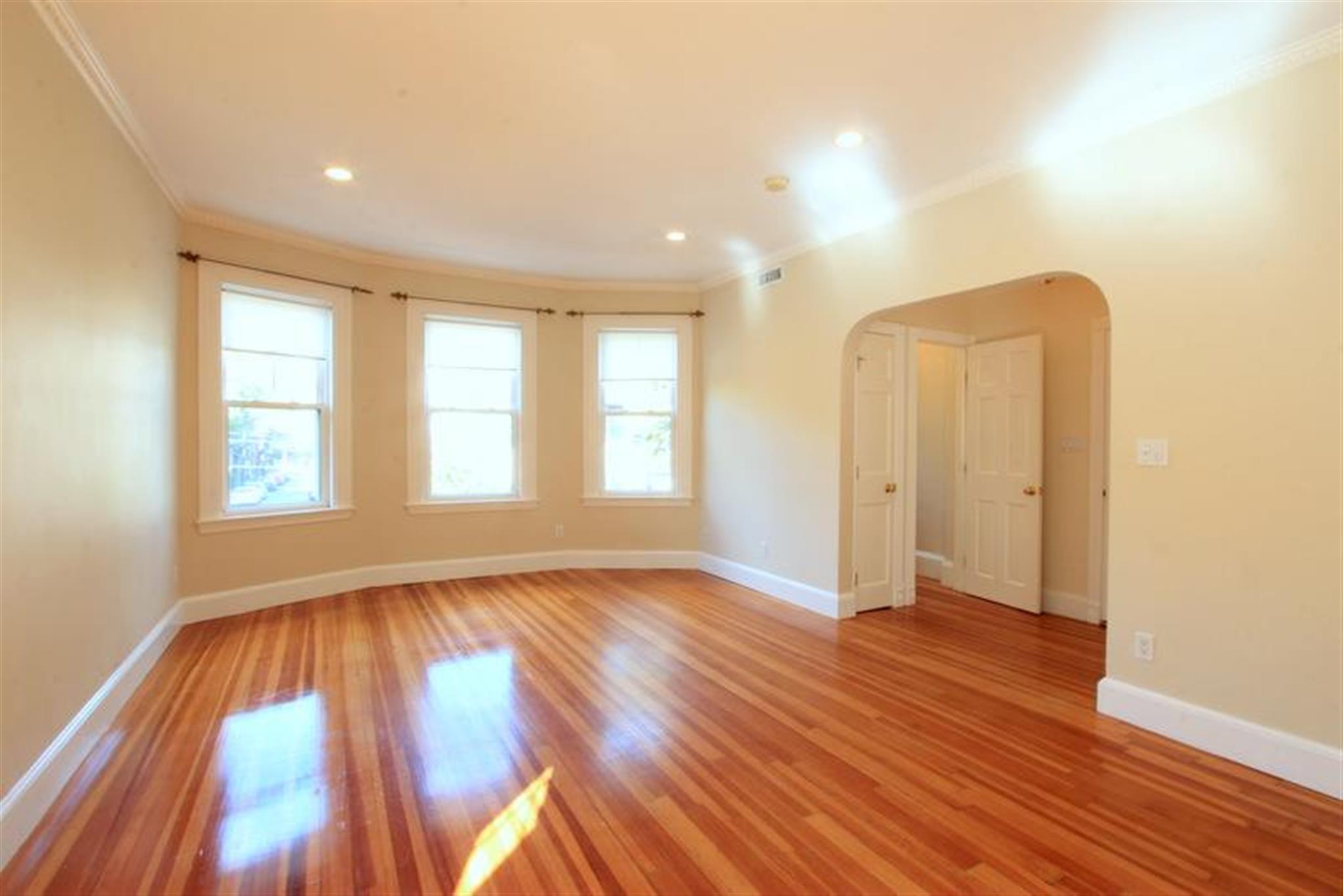 52 Maple Ave, Mid Cambridge