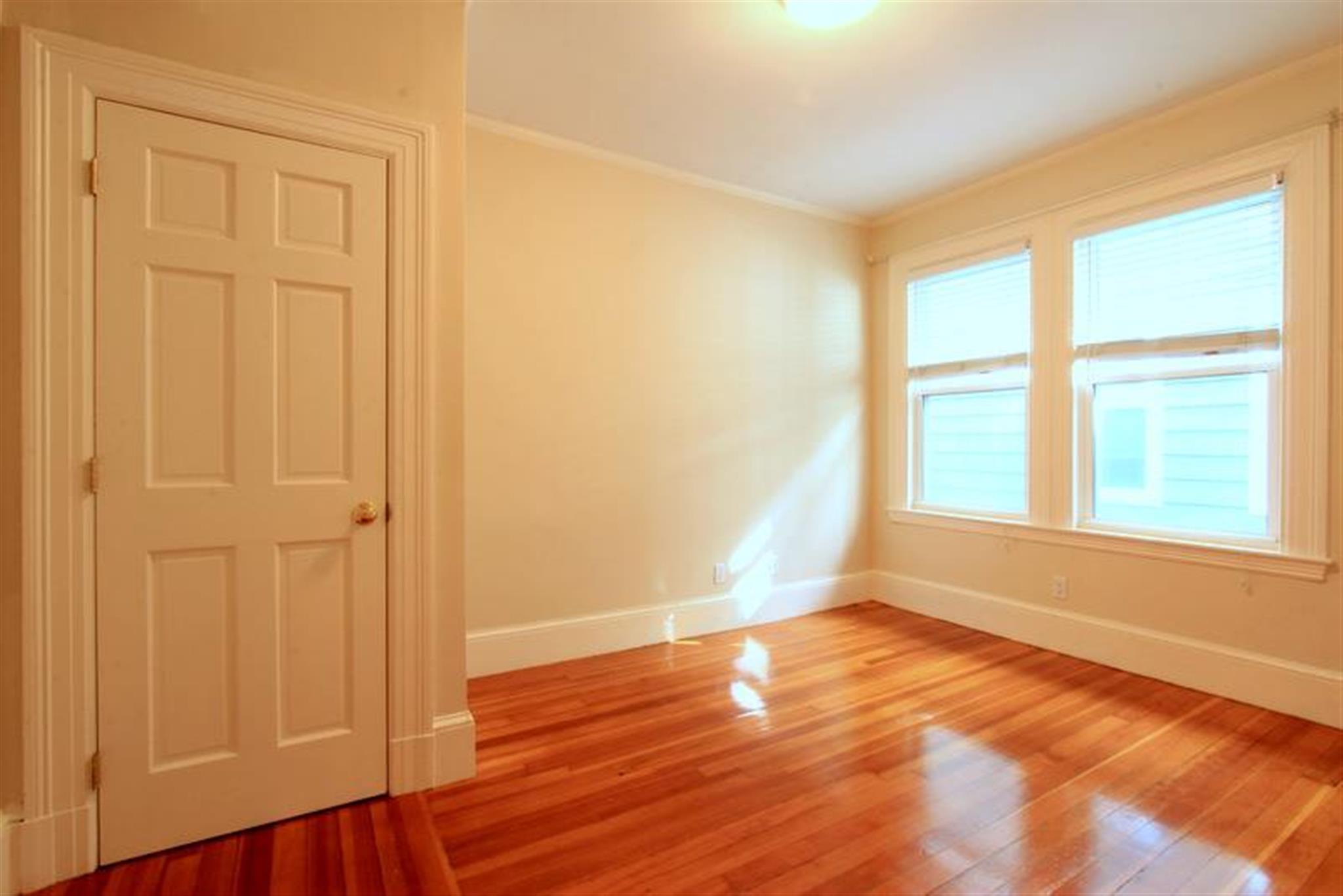 52 Maple Ave, Mid Cambridge