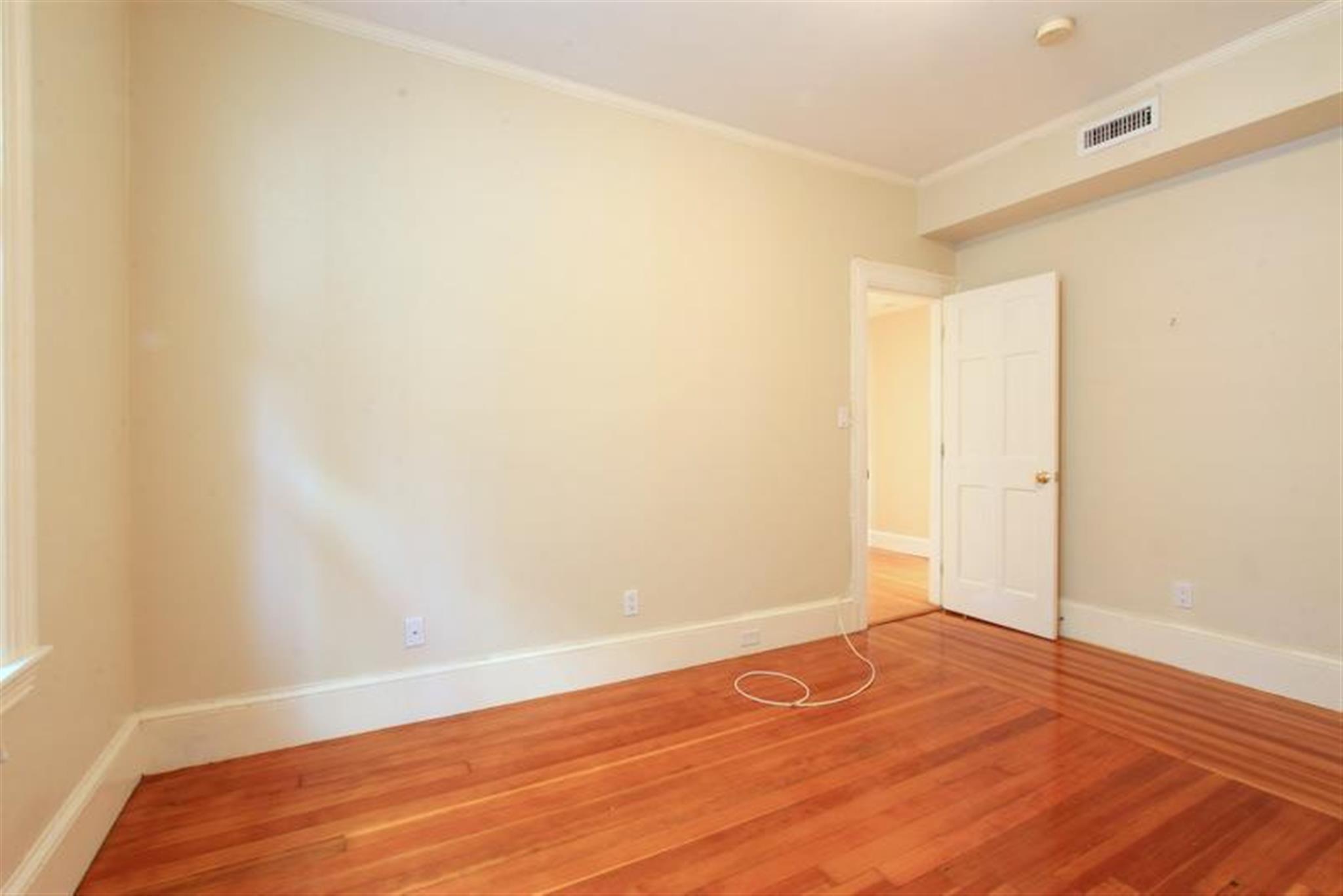 52 Maple Ave, Mid Cambridge