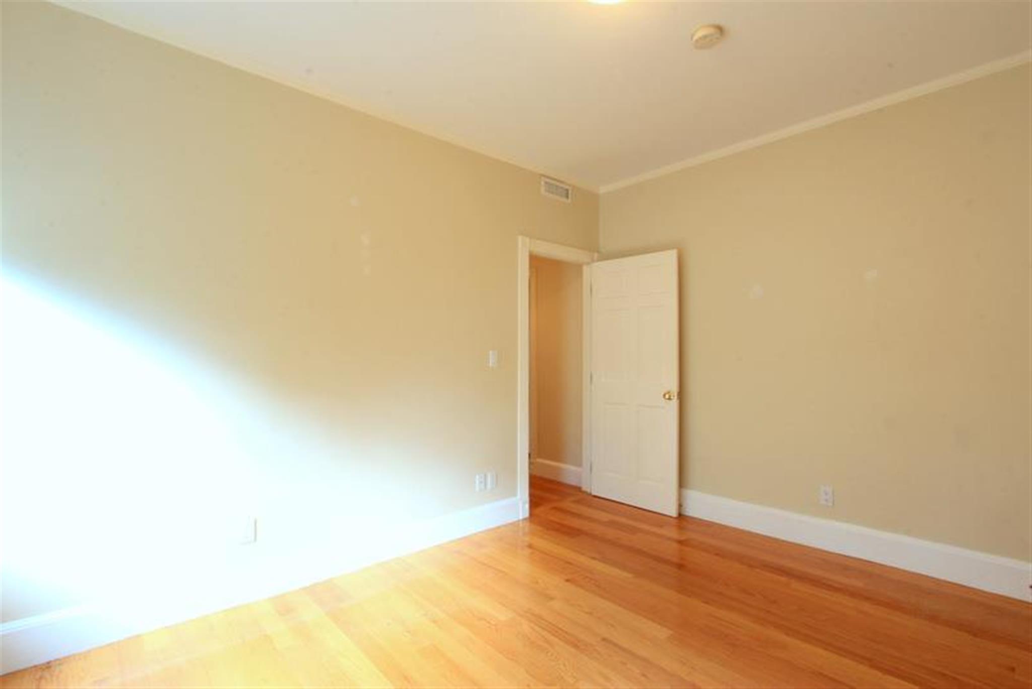 52 Maple Ave, Mid Cambridge