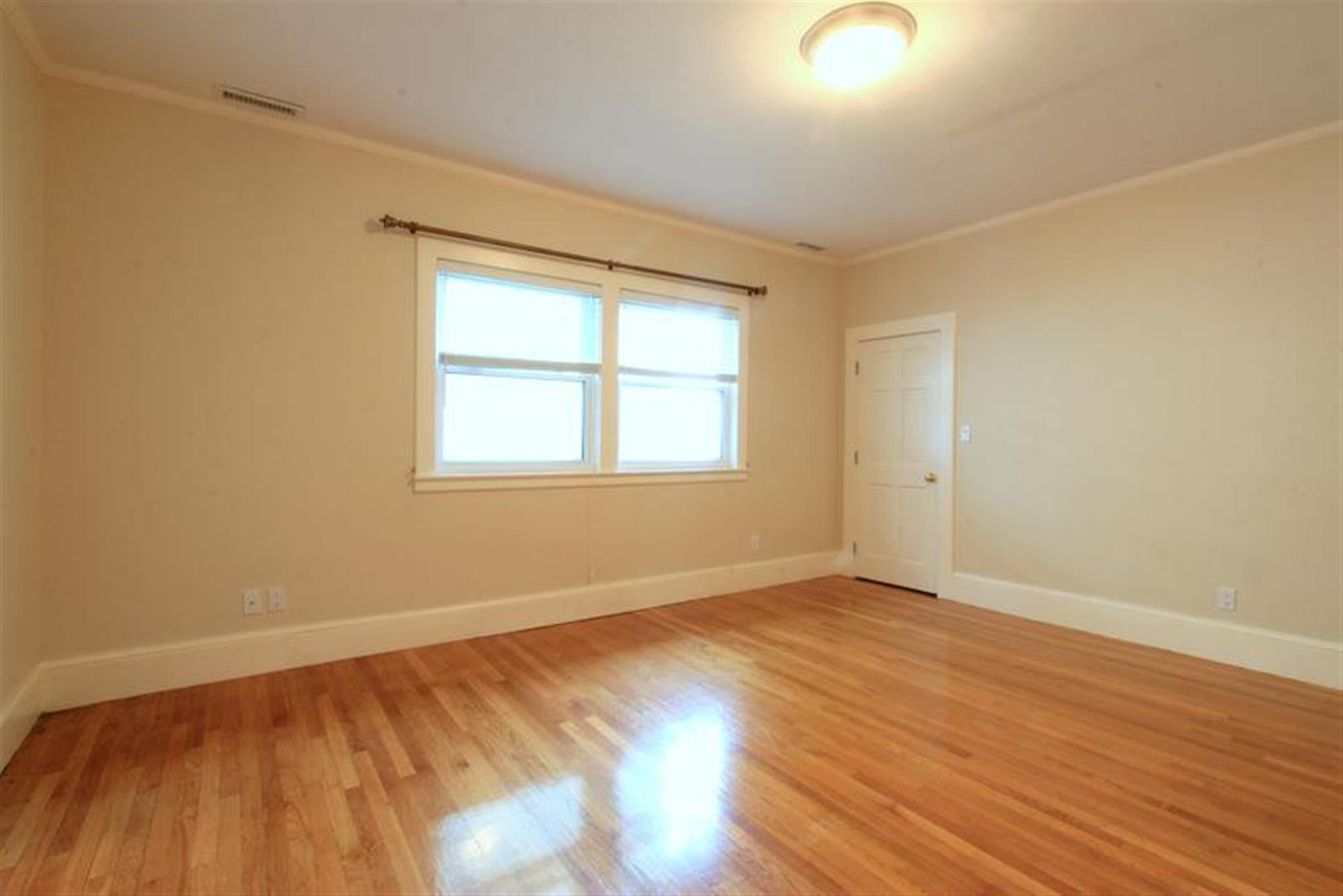 52 Maple Ave, Mid Cambridge