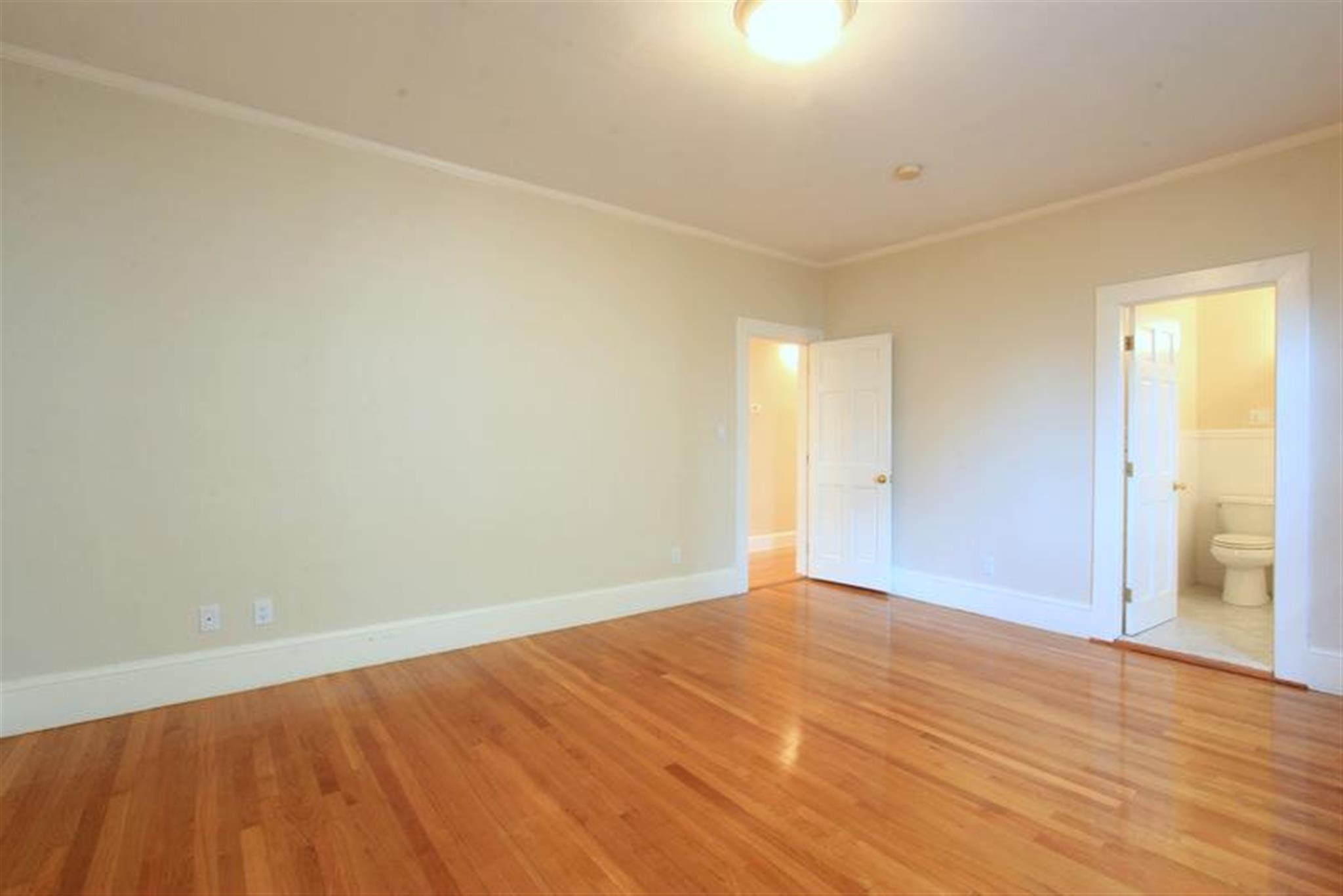 52 Maple Ave, Mid Cambridge