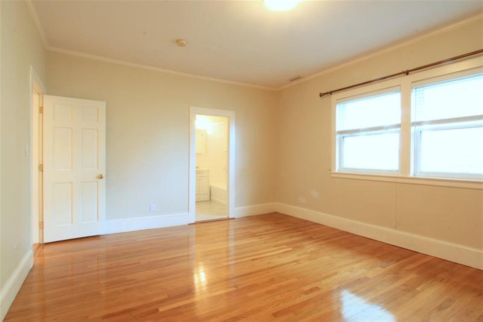 52 Maple Ave, Mid Cambridge