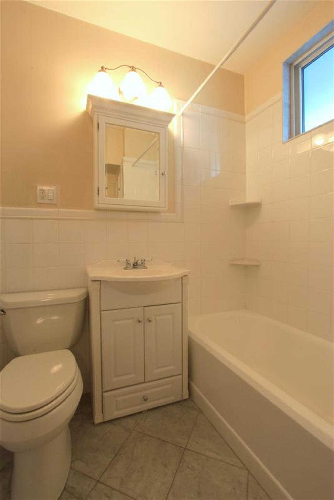 52 Maple Ave, Mid Cambridge