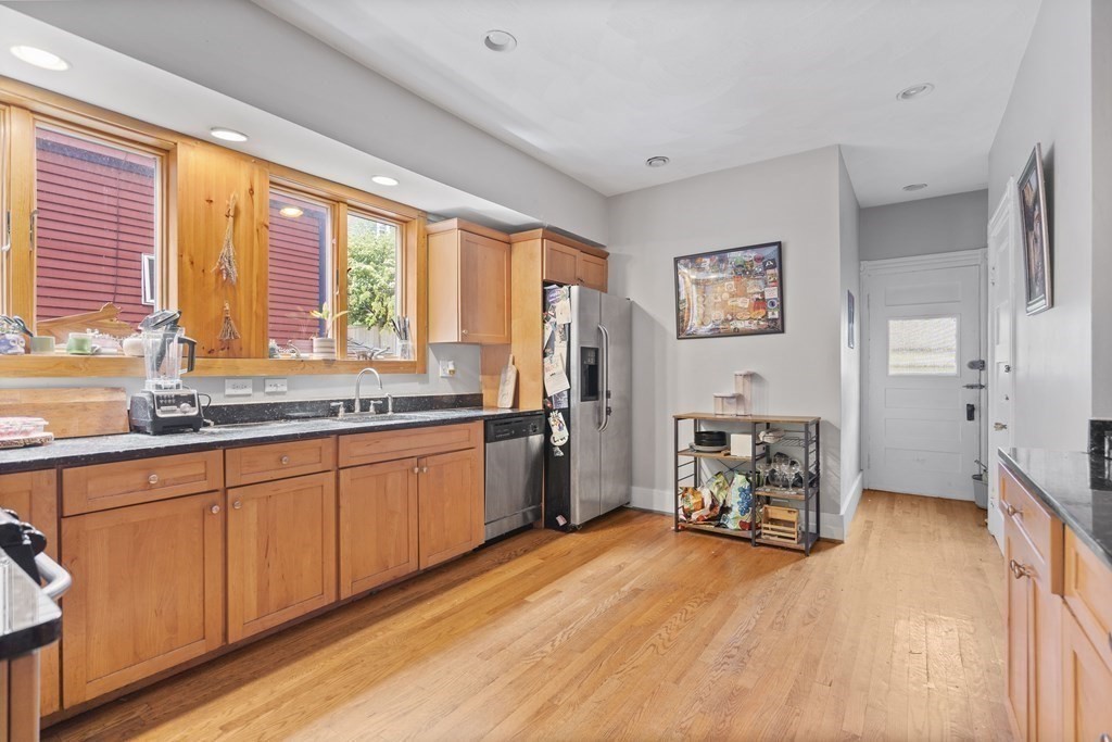 106 Belmont St, Powder House Square