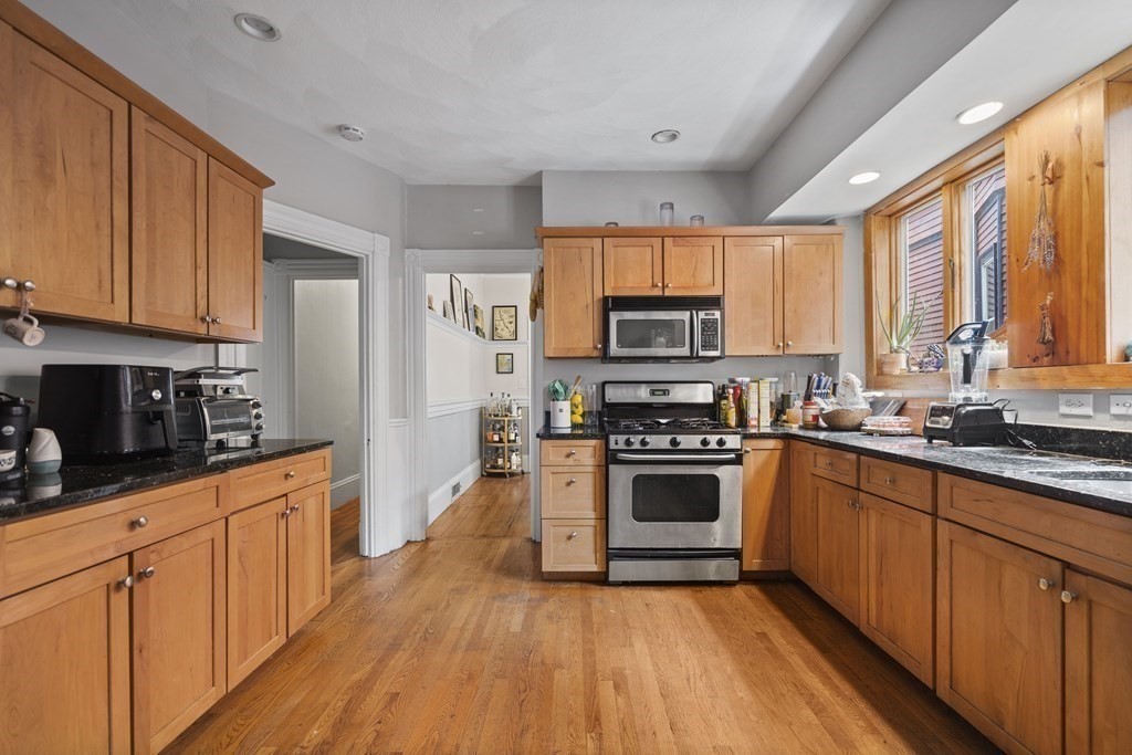 106 Belmont St, Powder House Square