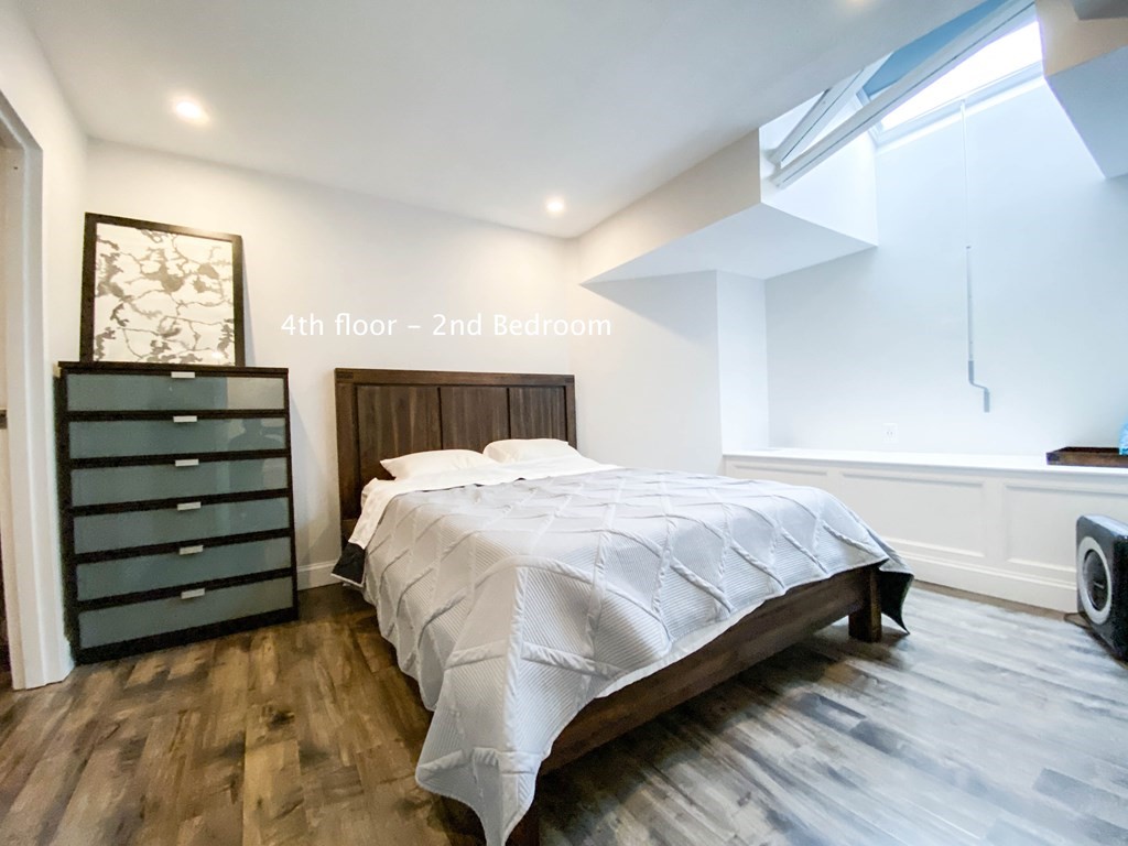 106 13th St, Back Bay