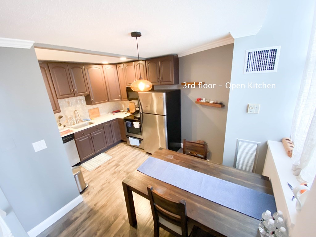 106 13th St, Back Bay