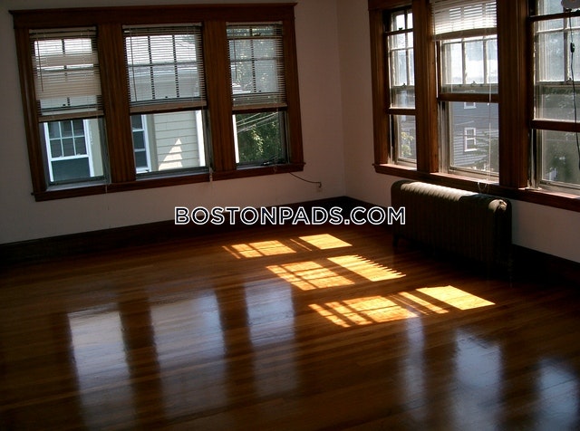 61 Newport St, Arlington