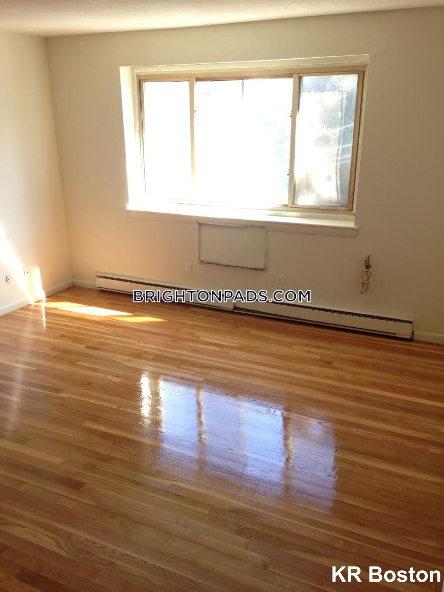 365 Faneuil St, Brighton