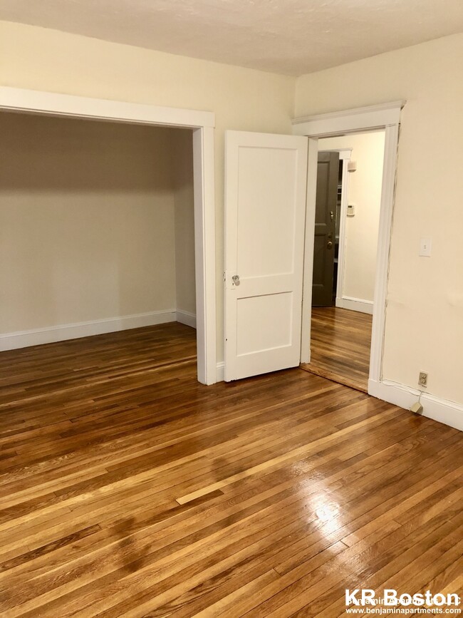 11 Barrows St, Allston