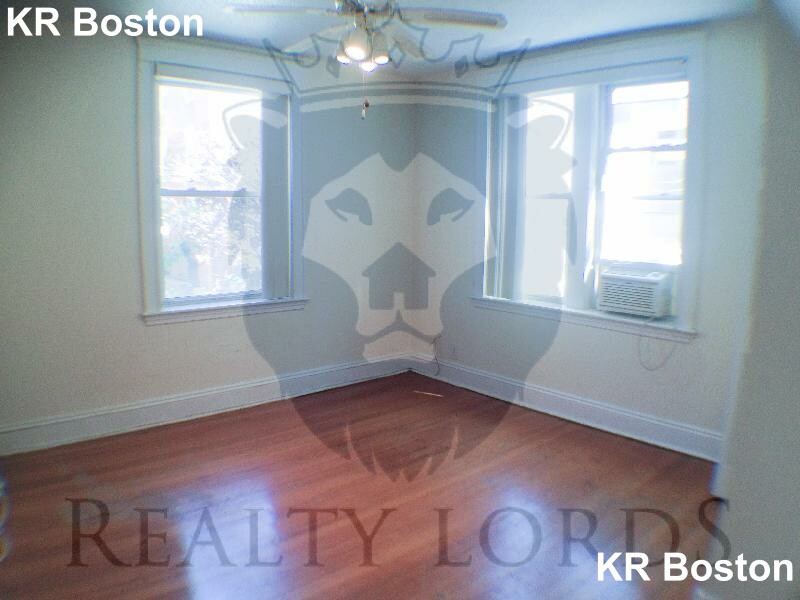 518 Cambridge St, Allston